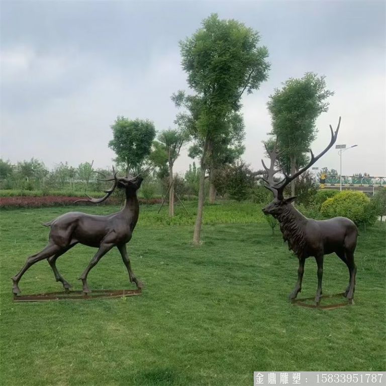 铸铜鹿雕塑加工 铜鹿公园雕塑