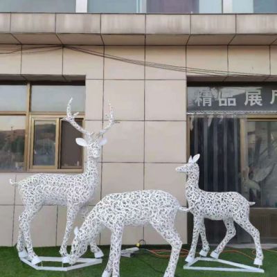 不锈钢花片小鹿雕塑 镂空工艺 喷漆厂家